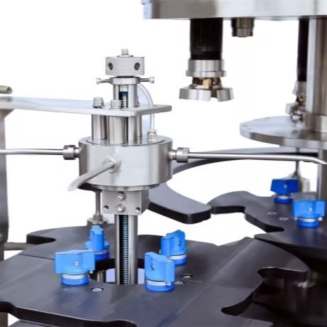 8 κεφαλές αυτόματη μηχανή κάλυψης FX-8AS 4.0KW 100ml-1L υψηλής ταχύτητας Pick and Place