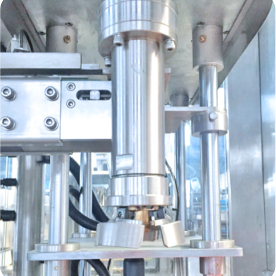 1-5L / 5-30L Τυμπάνι αυτόματο μονόκεφαλο μπουκάλι μηχανή κάλυψης σχοινί FX-1D 600BPH